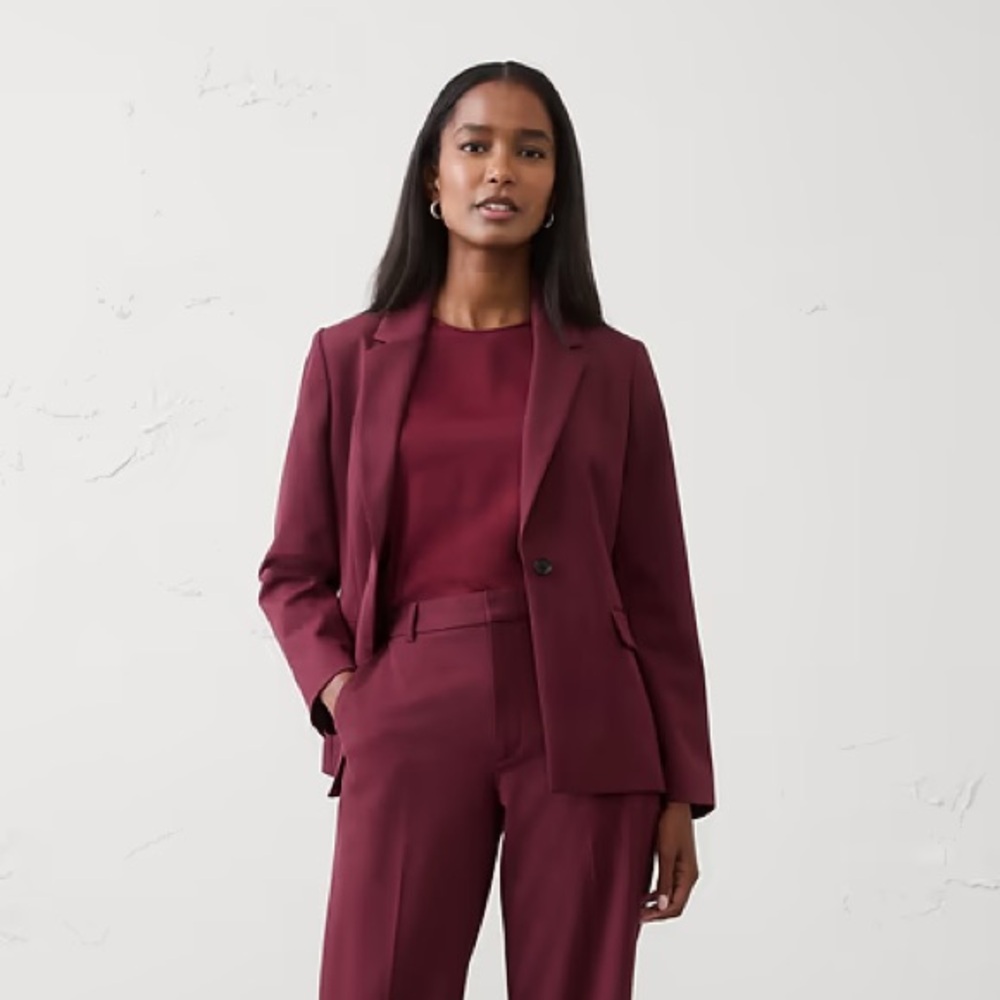 NWT! Banana Republic Bright Wine Sculpted Stretch Long Blazer - Size 4 🎸